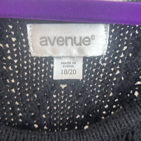 Women’s Cable knit Plus Size Sweater Size 18/20 - Picture 2 of 5